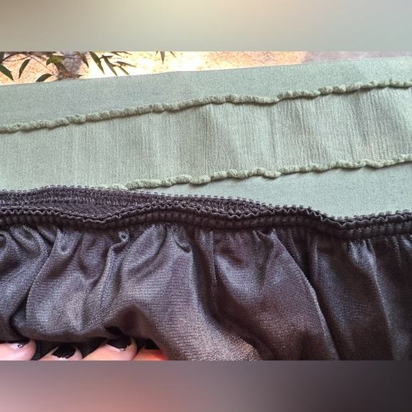 WARNER’S Vintage Black Women’s Silky Maxi Chemise Lace Trim Slip Size Small - Picture 5 of 8